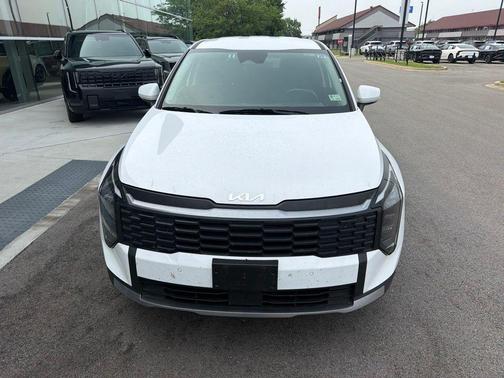 Glacial White Pearl 2026 Kia Sportage LX