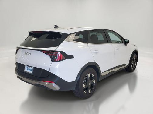 Glacial White Pearl 2026 Kia Sportage LX