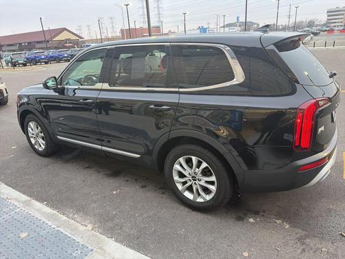2022 Kia Telluride LX