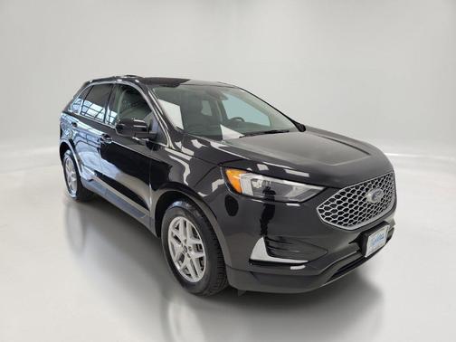 Black Metallic 2024 Ford Edge SEL