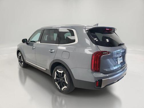 Everlasting Silver 2025 Kia Telluride S