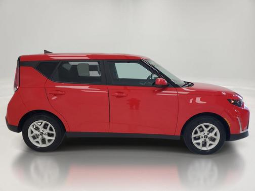 Inferno Red 2025 Kia Soul LX