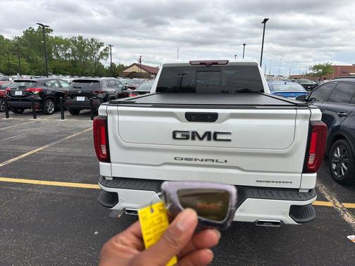 White Frost Tricoat 2022 GMC Sierra 1500 Denali Ultimate
