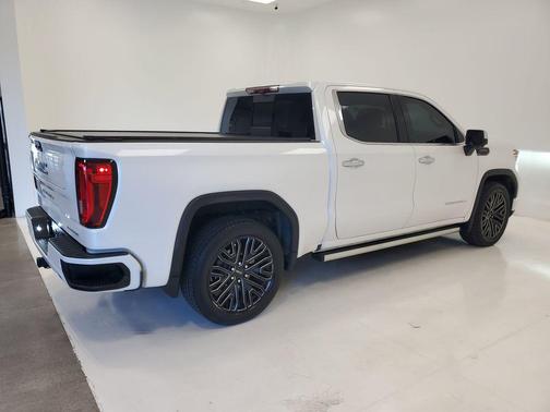 White Frost Tricoat 2022 GMC Sierra 1500 Denali Ultimate