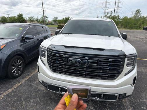 White Frost Tricoat 2022 GMC Sierra 1500 Denali Ultimate