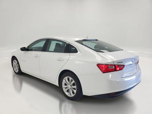 Summit White 2023 Chevrolet Malibu FWD 1LT