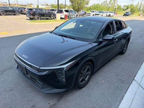 Aurora Black Pearl 2025 Kia K4 LXS