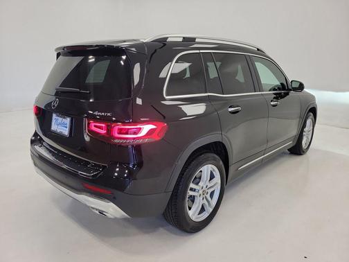 Black 2023 Mercedes-Benz GLB 250 4MATIC