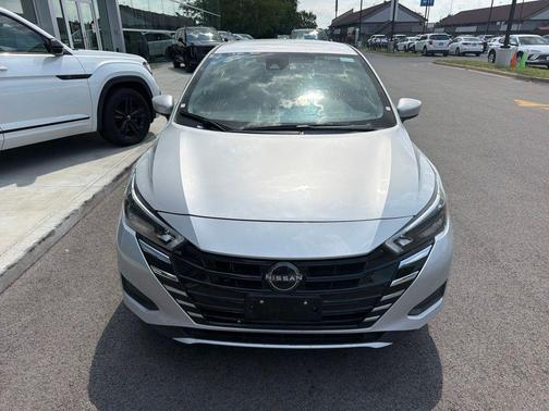 Brilliant Silver Metallic 2025 Nissan Versa 1.6 SV