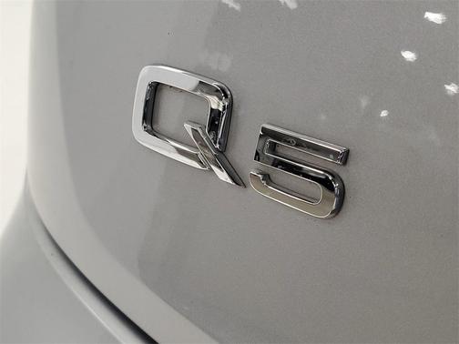 2022 Audi Q5 45 S line Premium Plus