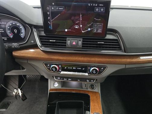 2022 Audi Q5 45 S line Premium Plus