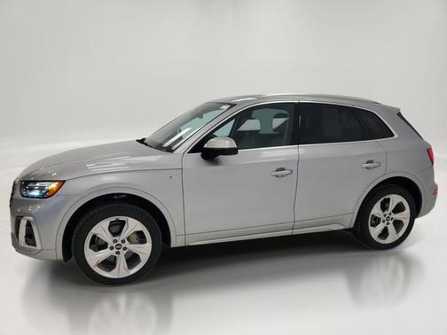 2022 Audi Q5 45 S line Premium Plus