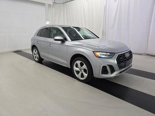 2022 Audi Q5 45 S line Premium Plus