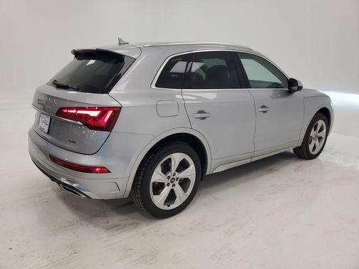 2022 Audi Q5 45 S line Premium Plus