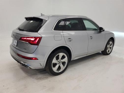 2022 Audi Q5 45 S line Premium Plus