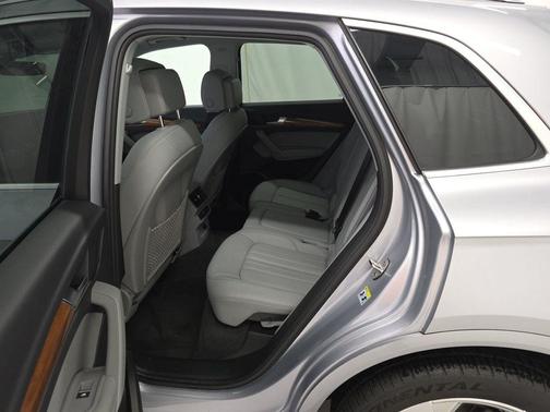 2022 Audi Q5 45 S line Premium Plus