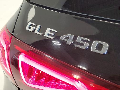 Black 2022 Mercedes-Benz GLE 450 4MATIC