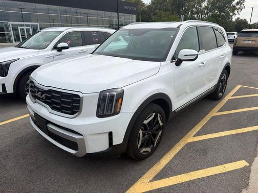 Glacial White Pearl 2025 Kia Telluride S