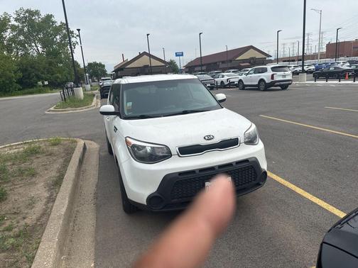 Clear White 2016 Kia Soul Base
