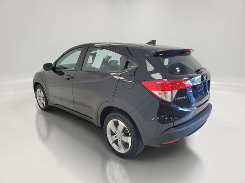Crystal Black Pearl 2021 Honda HR-V LX