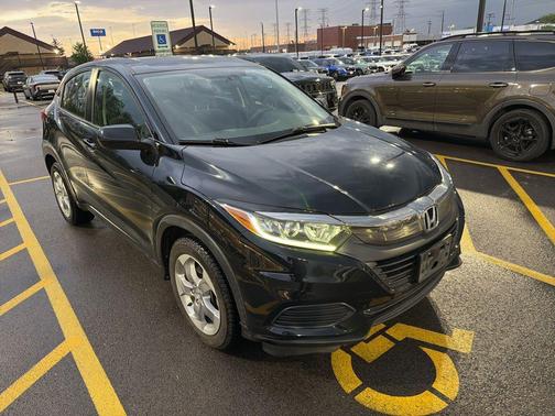 Crystal Black Pearl 2021 Honda HR-V LX