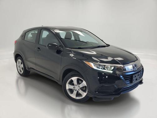 Crystal Black Pearl 2021 Honda HR-V LX
