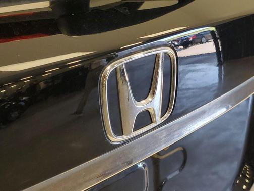 Crystal Black Pearl 2021 Honda HR-V LX