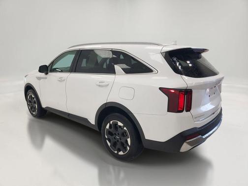 Glacial White Pearl 2024 Kia Sorento S