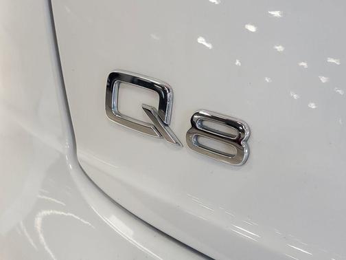 Glacier White Metallic 2020 Audi Q8 55 Premium Plus