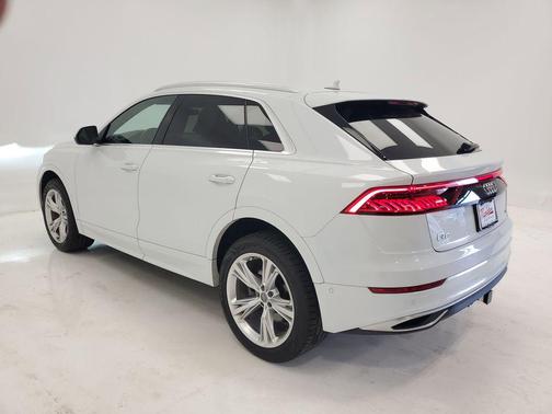 Glacier White Metallic 2020 Audi Q8 55 Premium Plus