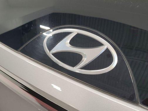 Shimmering Silver 2022 Hyundai TUCSON Limited