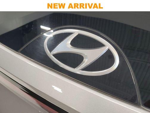 Shimmering Silver 2022 Hyundai TUCSON Limited