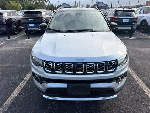 Silver Zynith Metallic Clearcoat 2025 Jeep Compass Limited