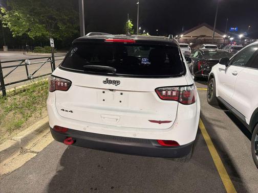 Bright White Clearcoat 2025 Jeep Compass Trailhawk