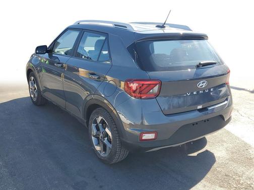 Ecotronic Gray 2025 Hyundai VENUE SEL
