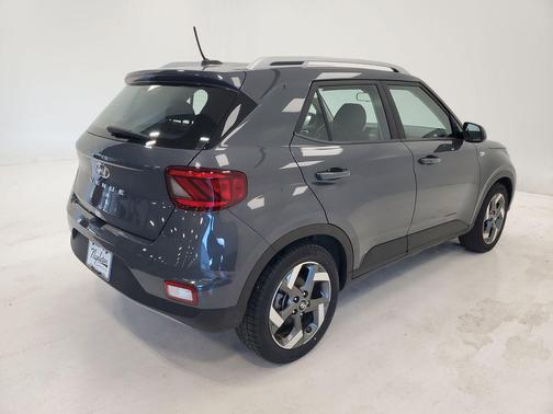 Ecotronic Gray 2025 Hyundai VENUE SEL