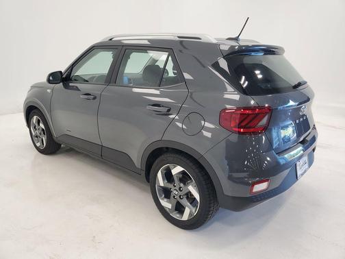 Ecotronic Gray 2025 Hyundai VENUE SEL