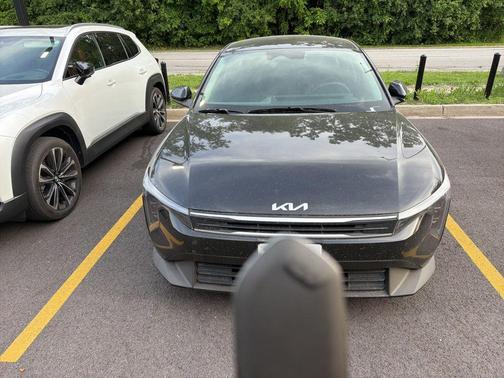 Aurora Black Pearl 2025 Kia K4 LXS
