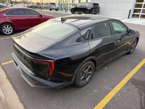 Aurora Black Pearl 2025 Kia K4 LXS
