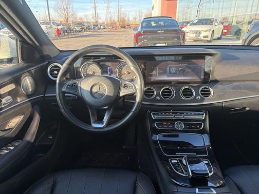 2017 Mercedes-Benz E-Class 4MATIC