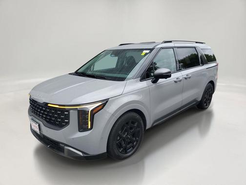 Ceramic Silver 2025 Kia Carnival SX