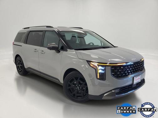 Ceramic Silver 2025 Kia Carnival SX