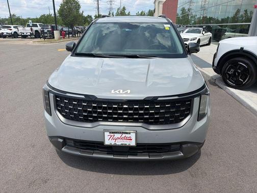 Ceramic Silver 2025 Kia Carnival SX