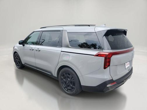 Ceramic Silver 2025 Kia Carnival SX