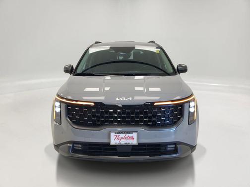Ceramic Silver 2025 Kia Carnival SX