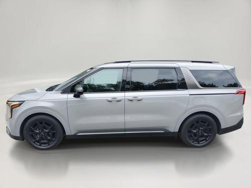 Ceramic Silver 2025 Kia Carnival SX