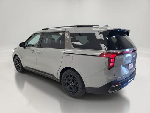 Ceramic Silver 2025 Kia Carnival SX