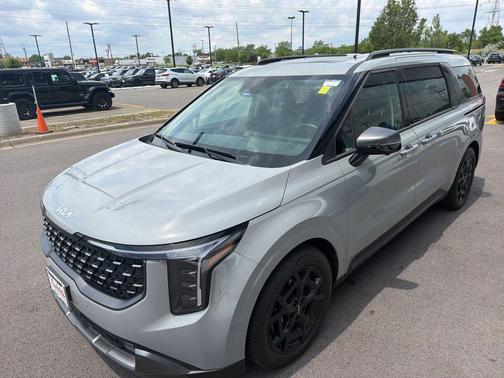 Ceramic Silver 2025 Kia Carnival SX