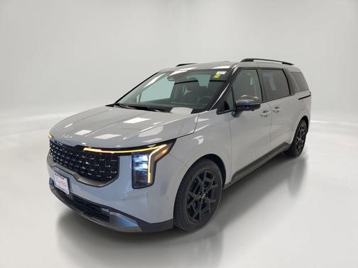 Ceramic Silver 2025 Kia Carnival SX