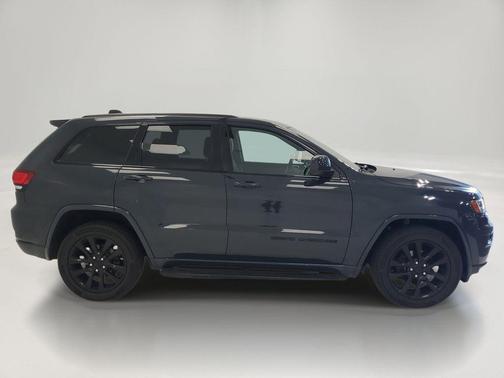 Rhino Clearcoat 2018 Jeep Grand Cherokee Altitude